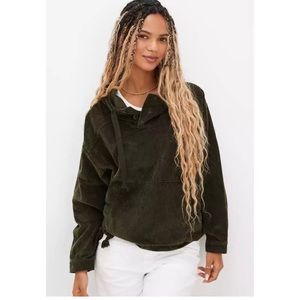American Eagle Corduroy Hoodie.‎ Dark green in color. Worn once. Size medium.